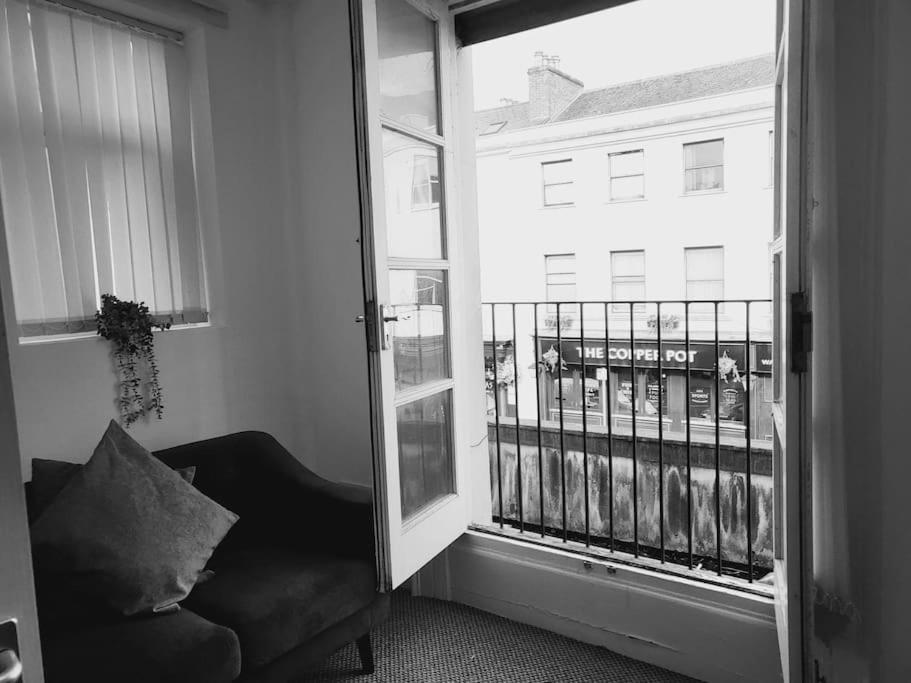High Street, 2 Bed, Newly Refurb Appartement Leamington Spa Buitenkant foto