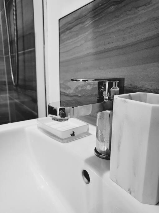 High Street, 2 Bed, Newly Refurb Appartement Leamington Spa Buitenkant foto