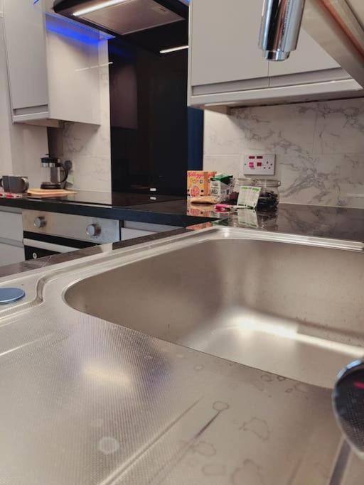 High Street, 2 Bed, Newly Refurb Appartement Leamington Spa Buitenkant foto