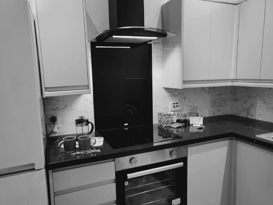 High Street, 2 Bed, Newly Refurb Appartement Leamington Spa Buitenkant foto