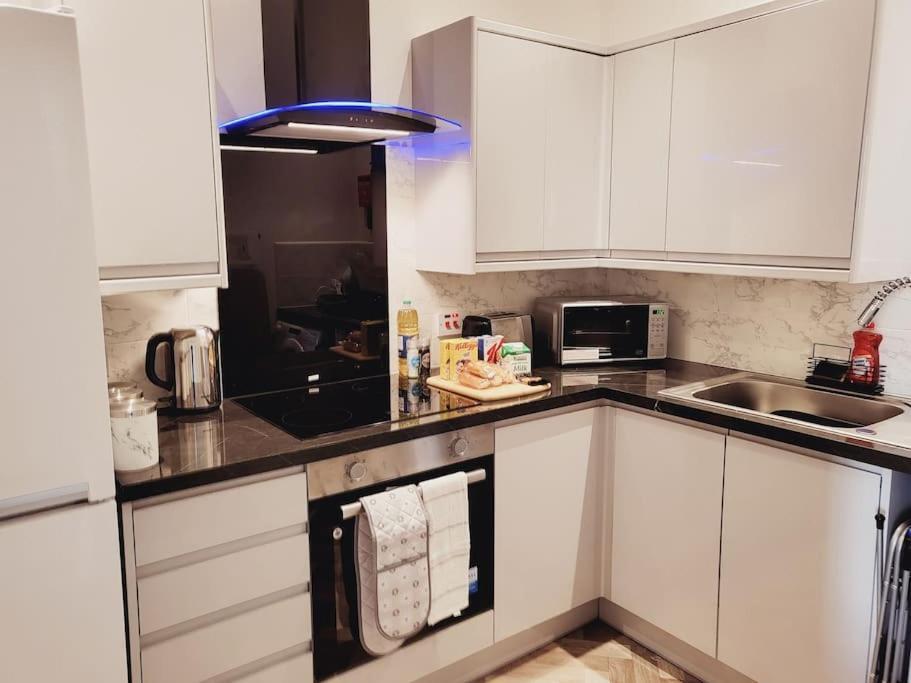 High Street, 2 Bed, Newly Refurb Appartement Leamington Spa Buitenkant foto