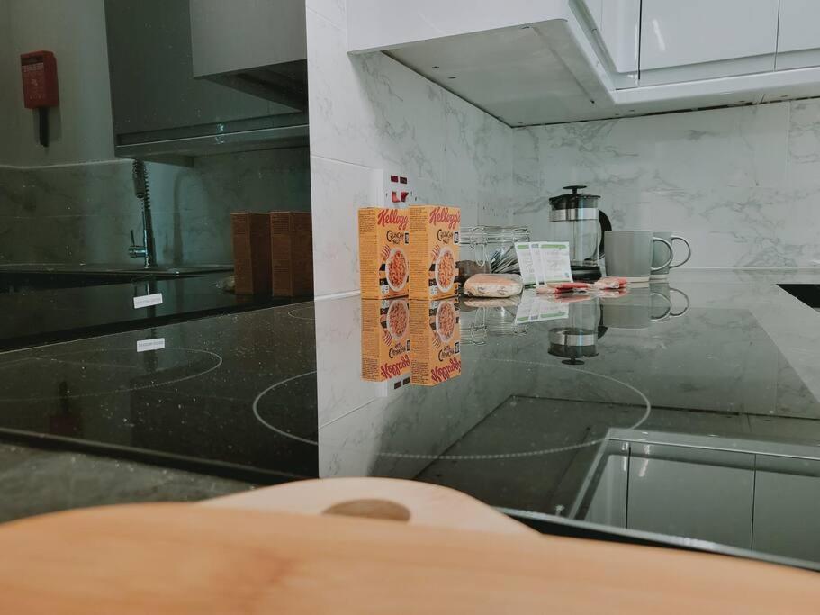 High Street, 2 Bed, Newly Refurb Appartement Leamington Spa Buitenkant foto